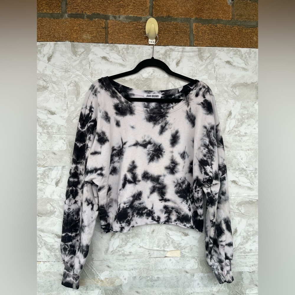 Joah Brown Black & White Tie-Dye Cropped Sweatshirt